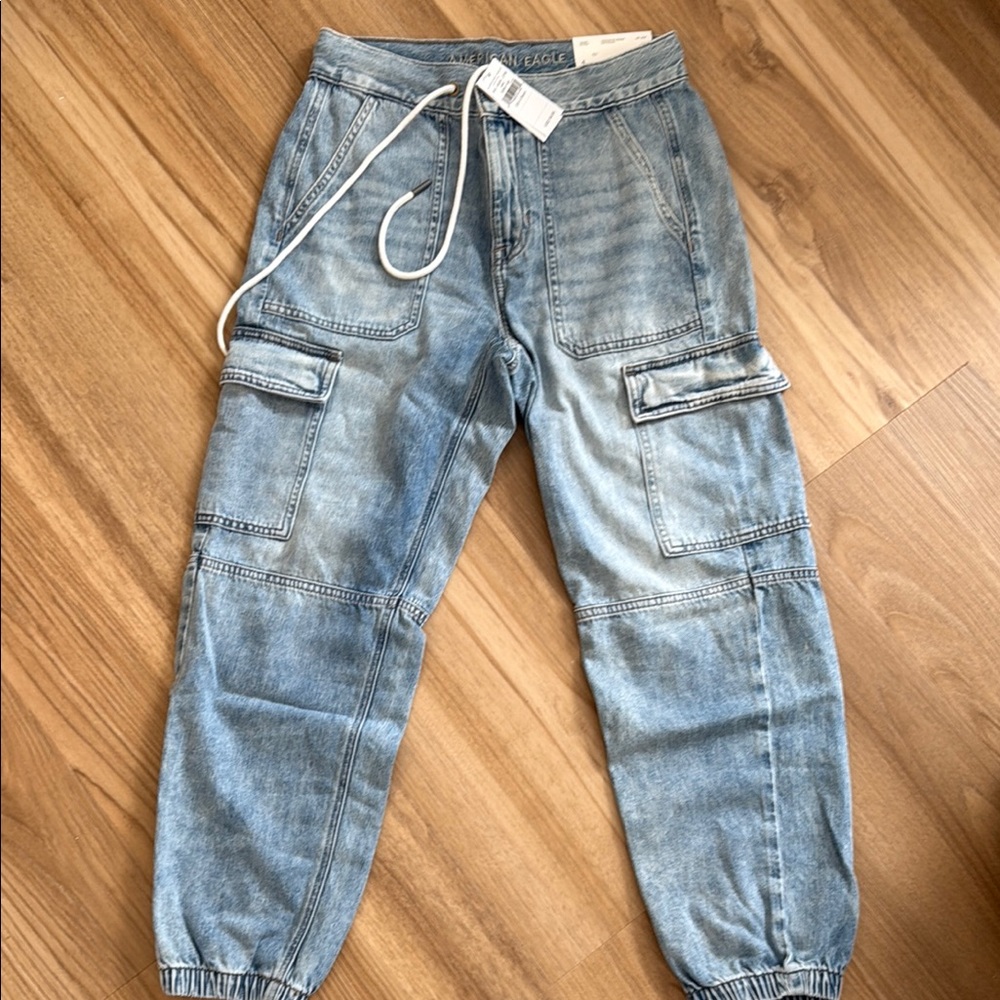 American Eagle Outfitters Light Blue Cargo Jeans - 4 short